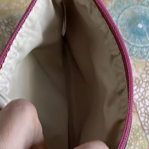 Guess Vintage Wristlet - Picture 4 of 6